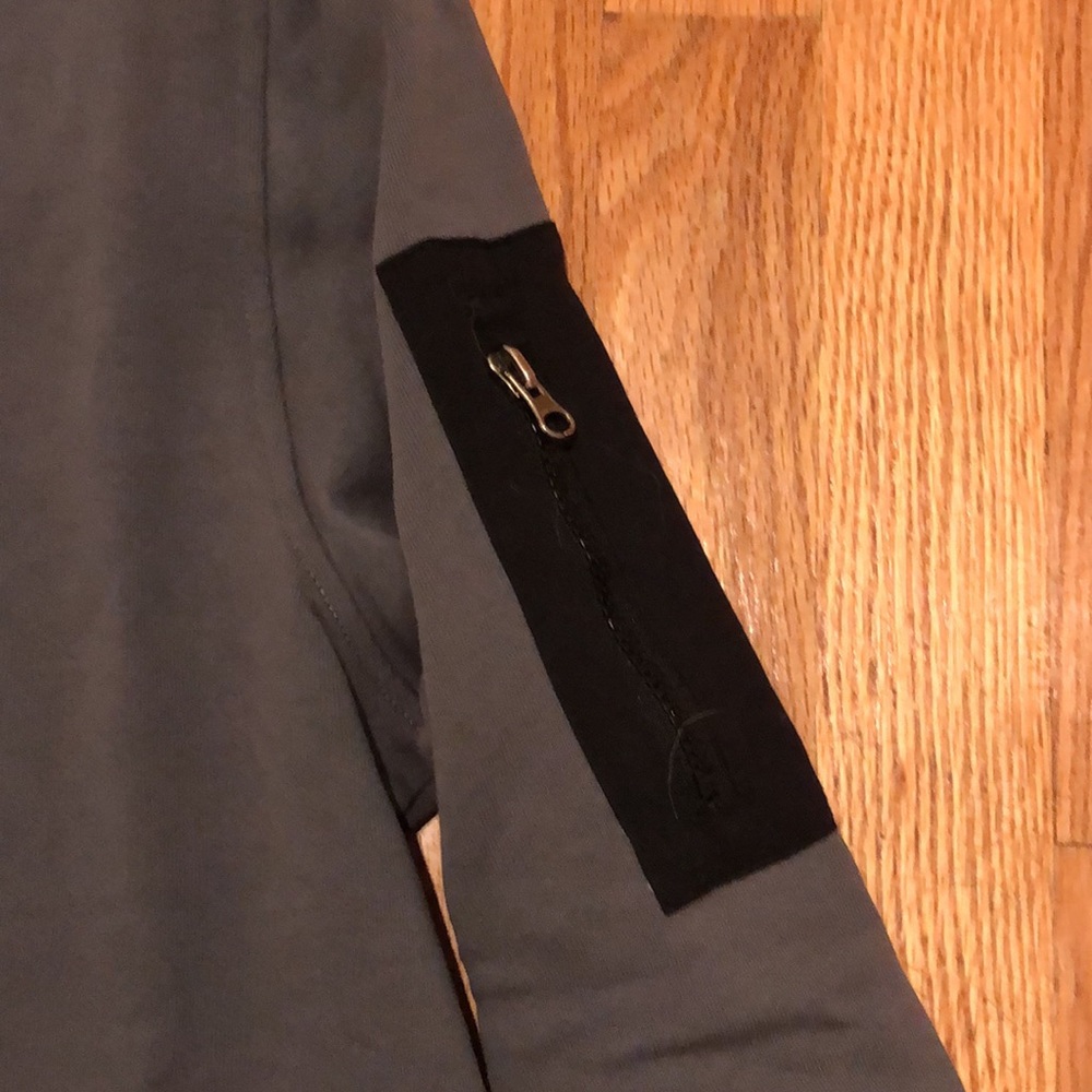UNTUCKit NEW 3 Button Sweater/Shirt. NWT - Picture 4 of 7